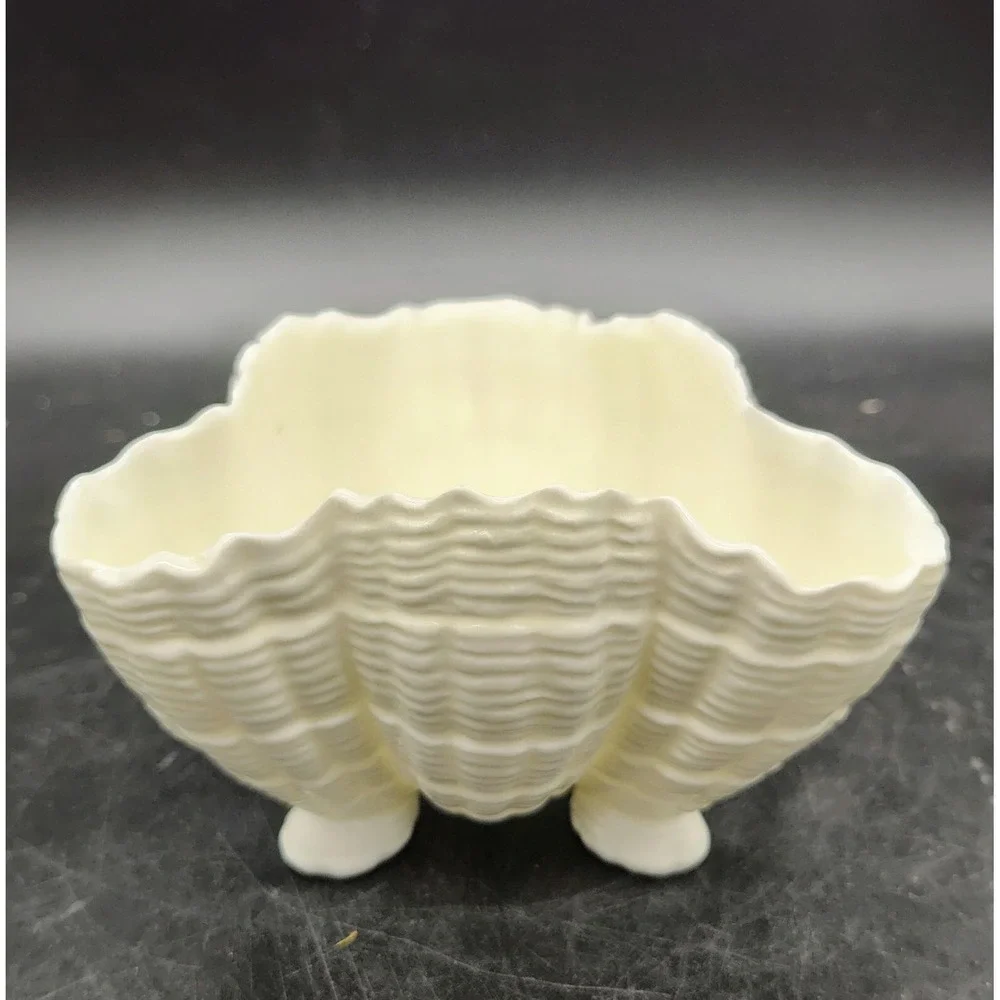 Vintage Royal Worcester Shell Shaped Bone China Footed Bowl Mid Century 3